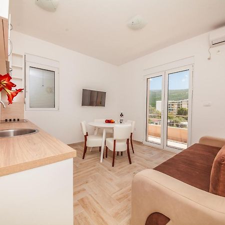 Apartments Ruzmarin Херцег-Нови Экстерьер фото