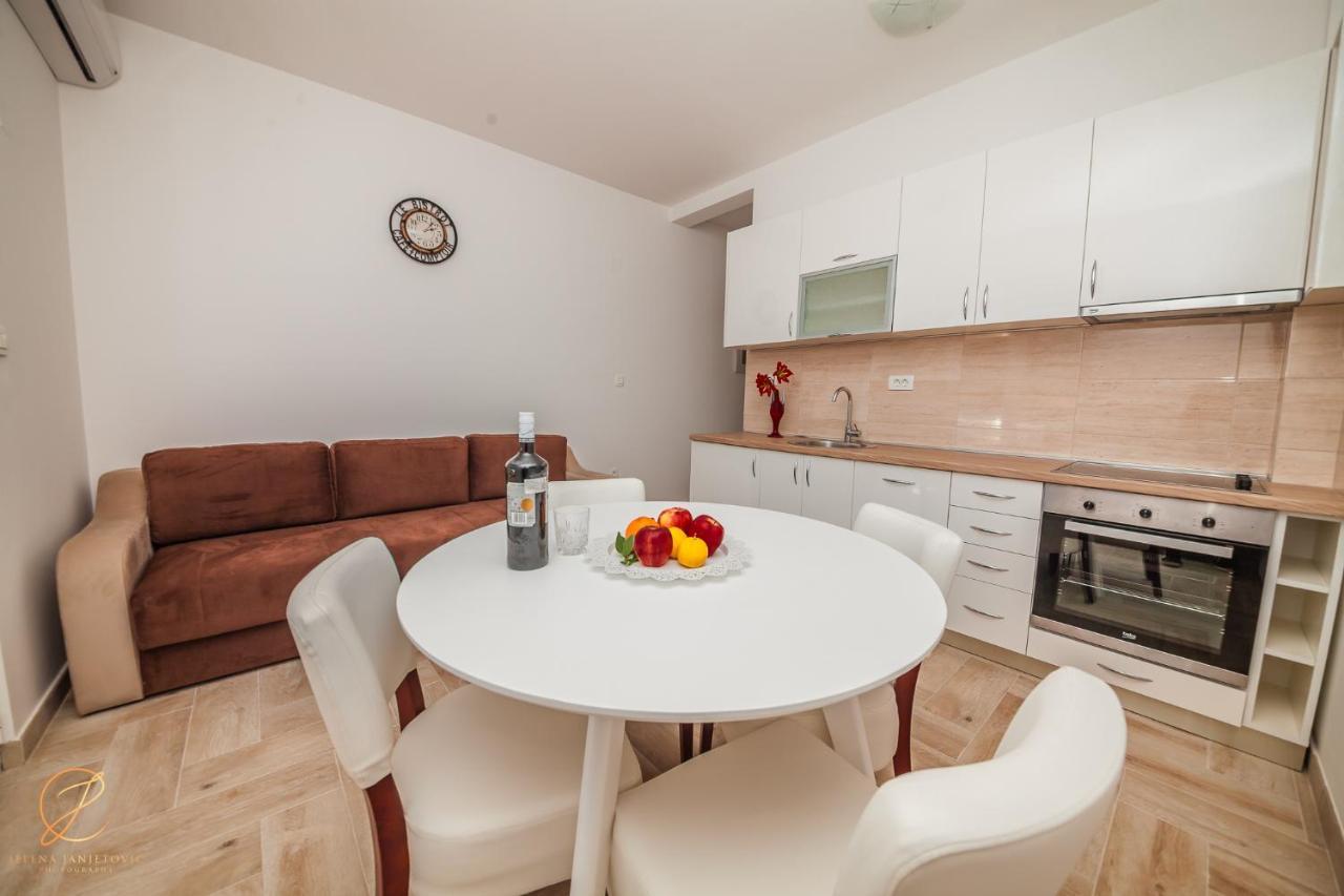 Apartments Ruzmarin Херцег-Нови Экстерьер фото