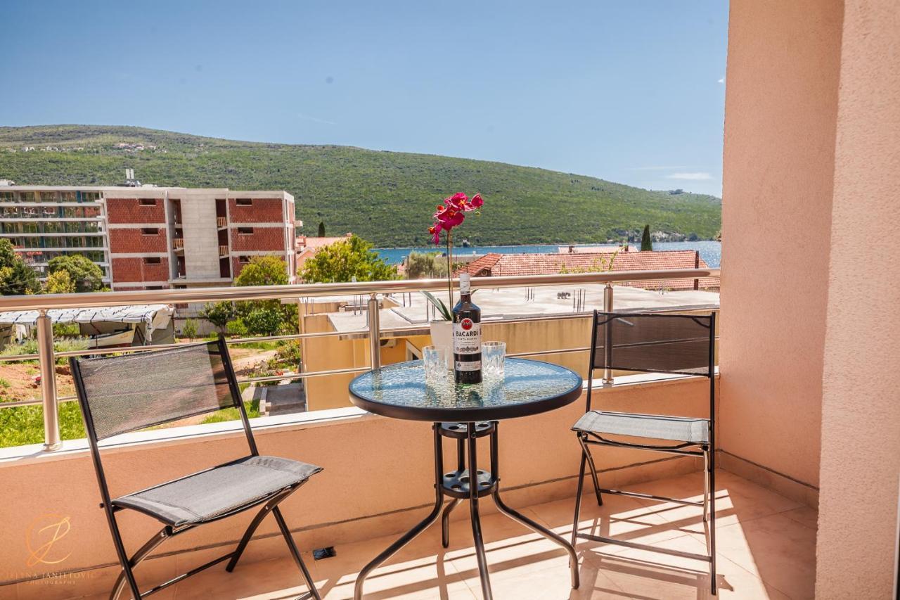Apartments Ruzmarin Херцег-Нови Экстерьер фото