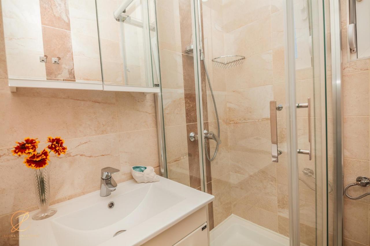 Apartments Ruzmarin Херцег-Нови Экстерьер фото