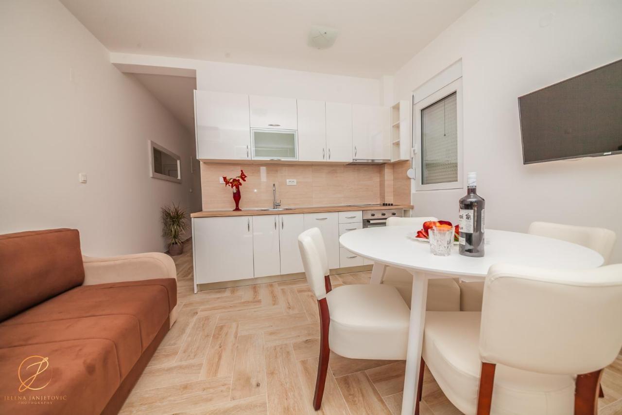 Apartments Ruzmarin Херцег-Нови Экстерьер фото