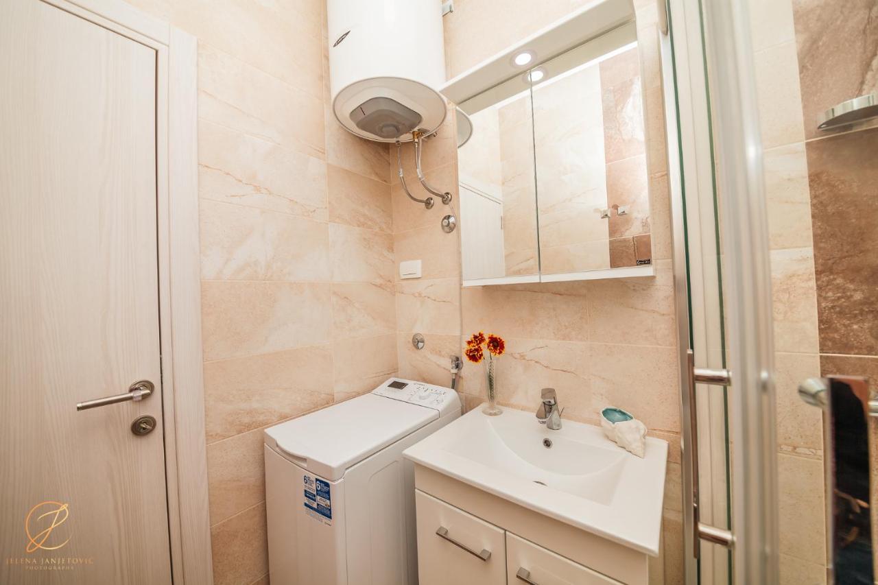 Apartments Ruzmarin Херцег-Нови Экстерьер фото