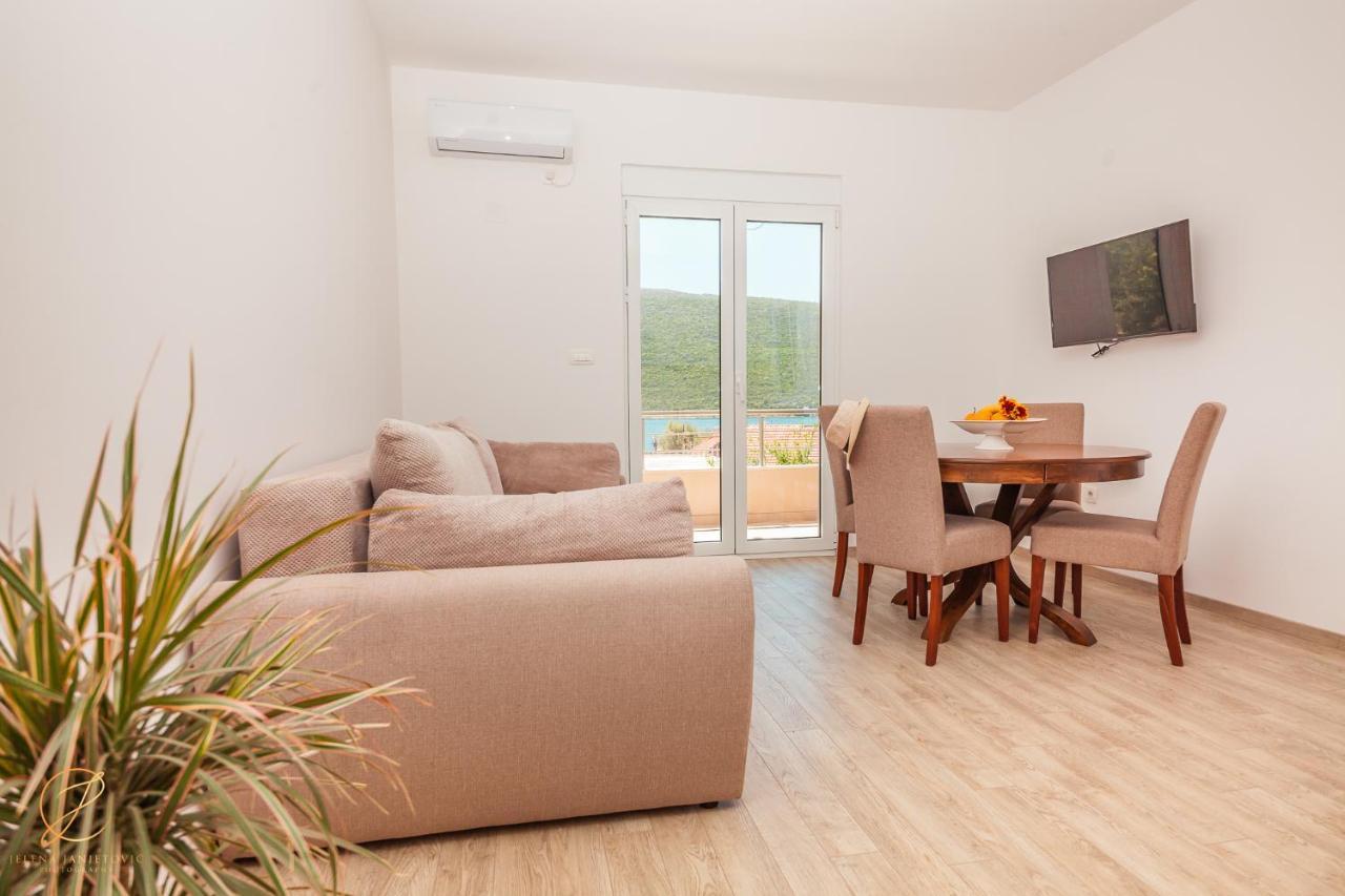 Apartments Ruzmarin Херцег-Нови Экстерьер фото