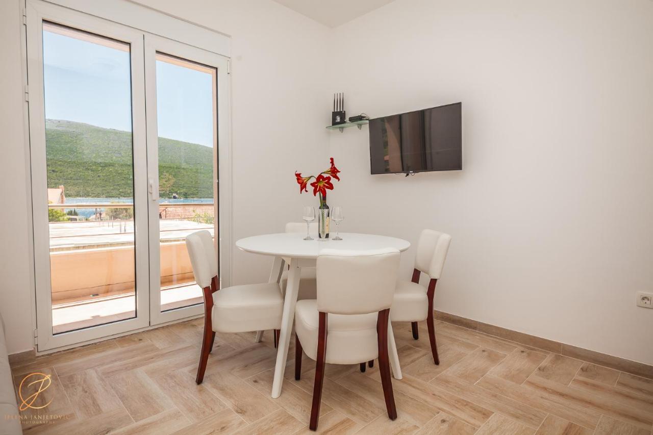 Apartments Ruzmarin Херцег-Нови Экстерьер фото