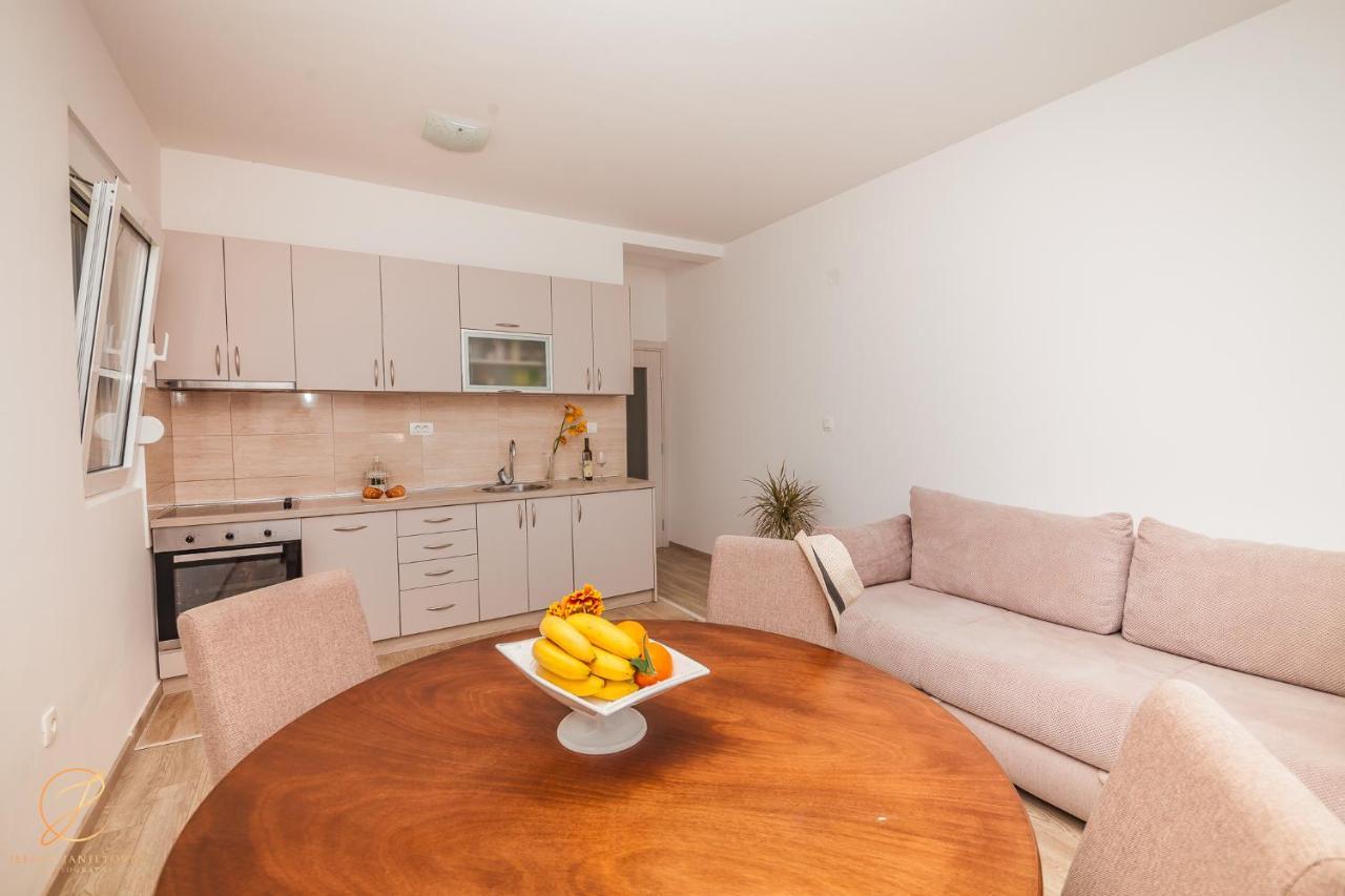 Apartments Ruzmarin Херцег-Нови Экстерьер фото