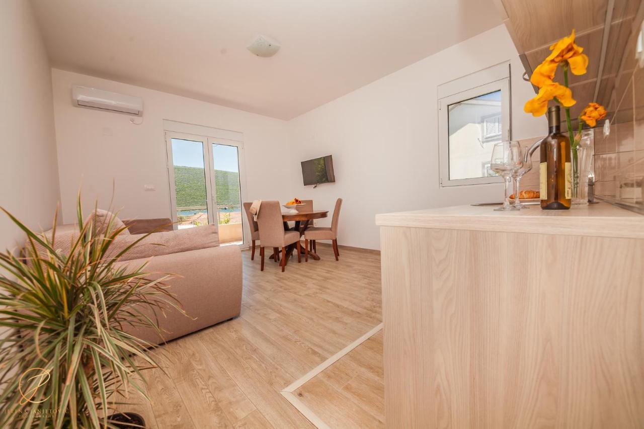 Apartments Ruzmarin Херцег-Нови Экстерьер фото